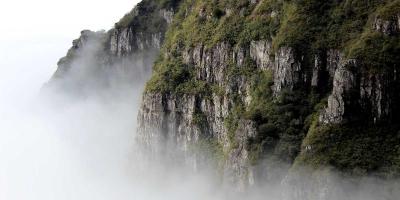 北京电信100：赋能企业数字化转型的通信基石与数据中心服务