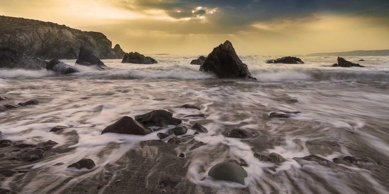 北京电信物联网卡行业应用深度解析：从智能水表到车联网的规模化部署与家庭光纤网络接入的协同